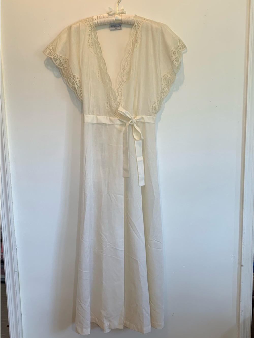 Vintage 60s70s Lily of France Peignoir Robe Long White Dressing Gown